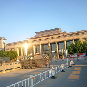 王秋儿蕾丝三角裤跳钢管舞
