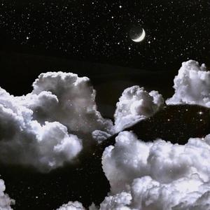 王秋儿蕾丝三角裤跳钢管舞
